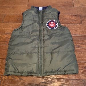 Kids green puffer vest